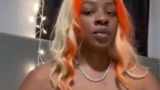 lolamillionz nude on sex cam in XXX Live Sex Chat Room