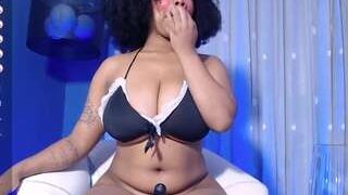 Kishabaarns nude on sex cam in XXX Live Sex Chat Room