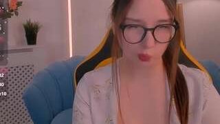 KinniWyatta nude on sex cam in XXX Live Sex Chat Room