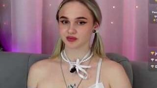 Mandy nude on sex cam in XXX Live Sex Chat Room