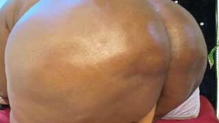 LOVE-LIN nude on sex cam in XXX Live Sex Chat Room
