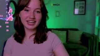 sarah-fire nude on sex cam in XXX Live Sex Chat Room