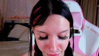 Kiss-Lilly nude on sex cam in XXX Live Sex Chat Room