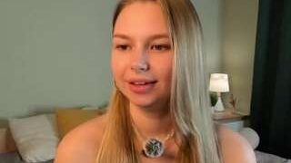 QuennaBready nude on sex cam in XXX Live Sex Chat Room