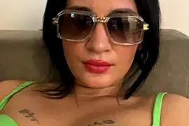 hotbeurette nude strip before webcam for live sex xxx chat