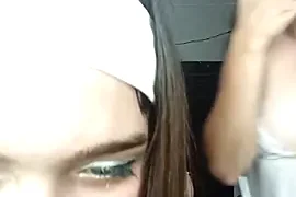 dieciochoyundia nude strip before webcam for live sex xxx chat